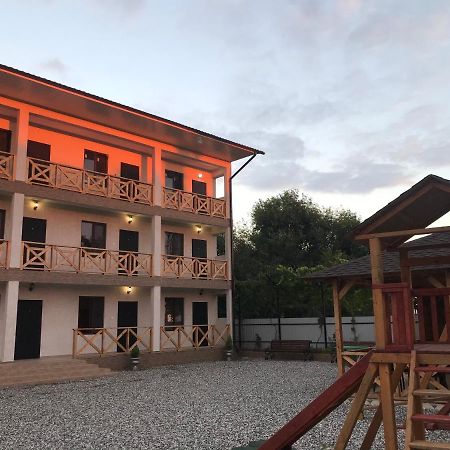 Guest House Dana Пицунда Екстериор снимка