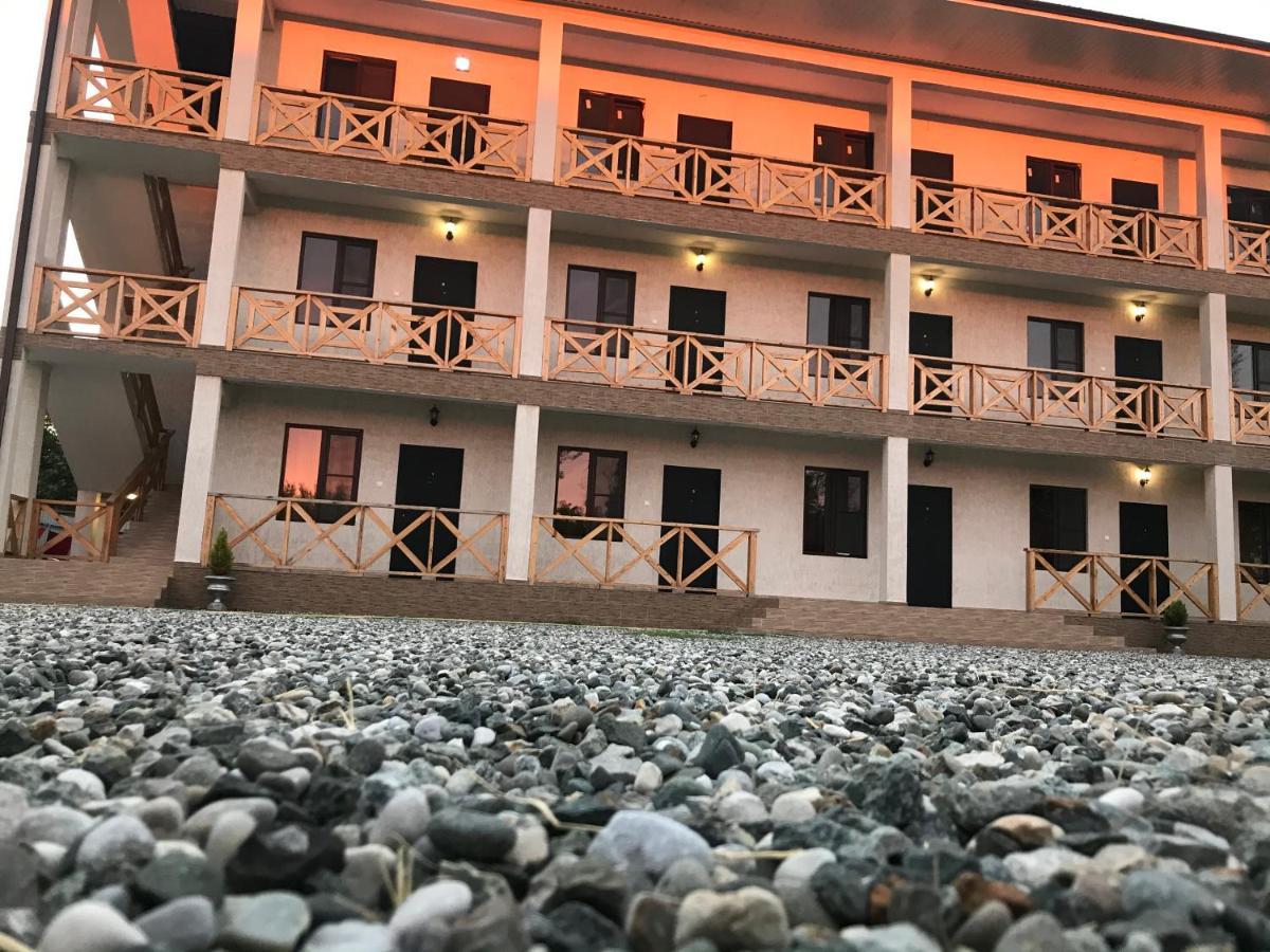 Guest House Dana Пицунда Екстериор снимка