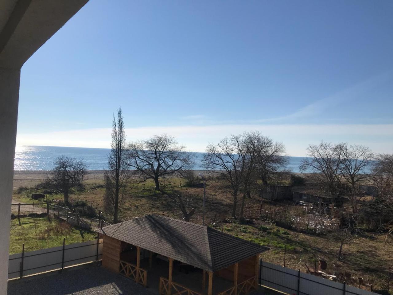 Guest House Dana Пицунда Екстериор снимка